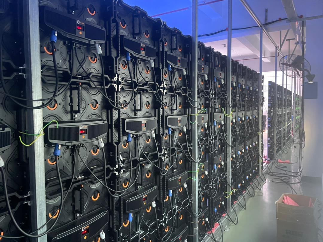 What Does It Mean When a Screen Is Front Service or Full Front Service?